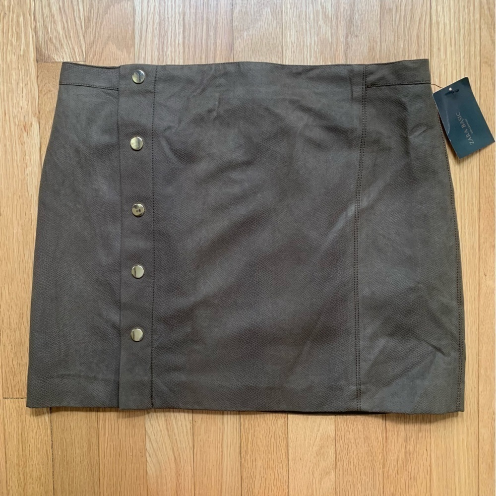 NWT Zara Brown/Olive Faux Leather Button Detail Mini Skirt Size Large